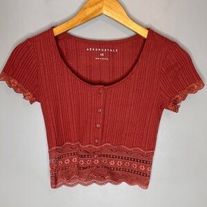 Aeropostale lacy cropped Tshirt